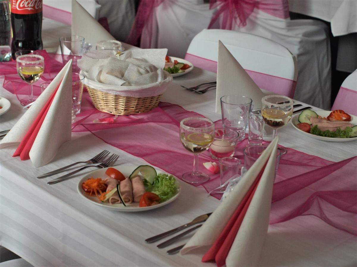 مبيت وإفطار Nové Zámky Salur المظهر الخارجي الصورة